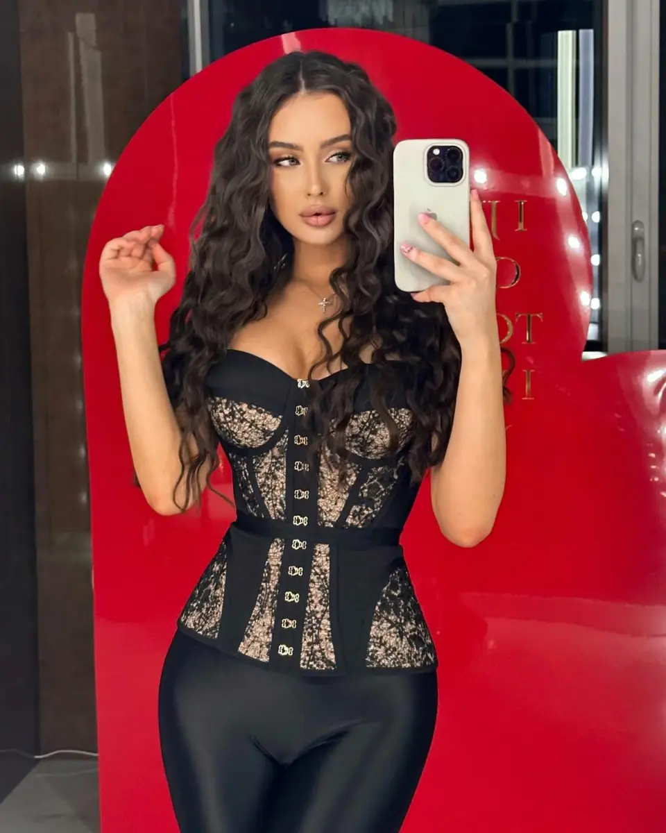 Агата эскорт в городе Дубай