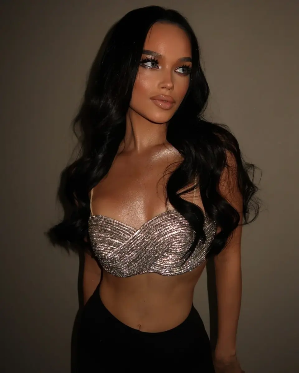 Лада эскорт в городе Дубай