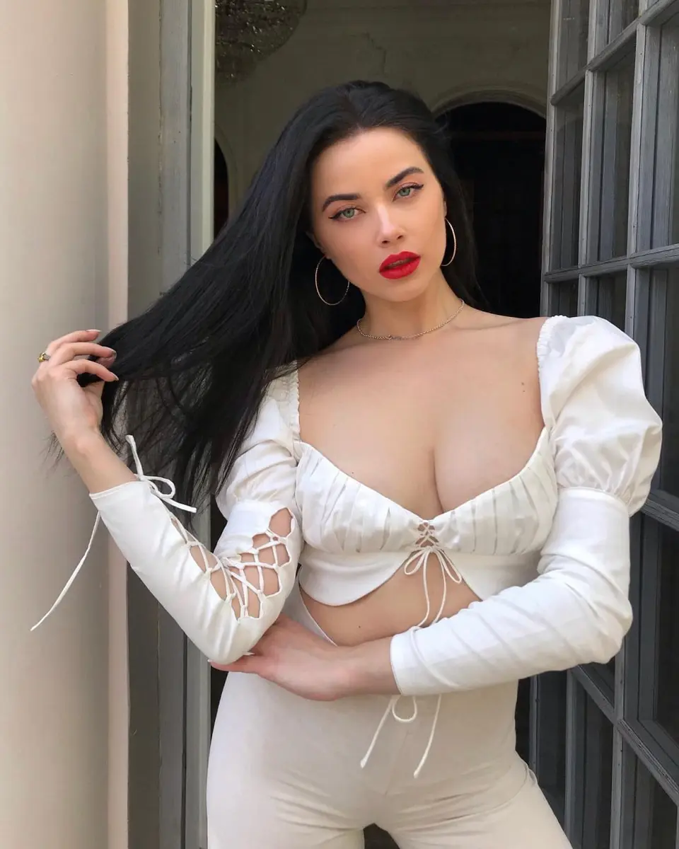 Ория эскорт в городе Дубай